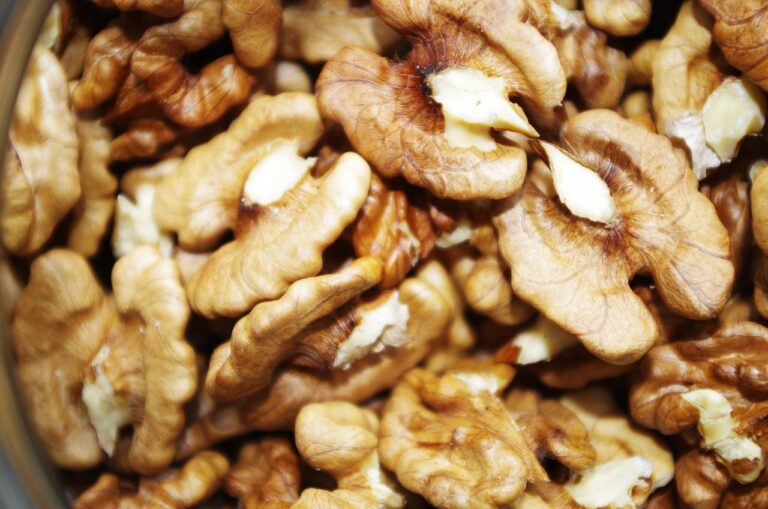 Do Walnuts Have Lectins? The Answer May Surprise You! Lectin Foods Base